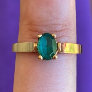 💛 10k Gold Vintage Emerald Green Stone Solitaire Ring